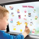 Purcelușa Peppa Awesome Friends set stickere pentru fereastră